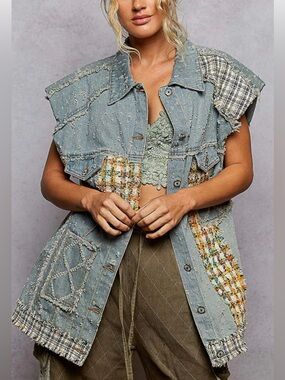 🚨NWOT size Large Mixed-Media Patchwork Distressed Denim Vest with Tweed detail
